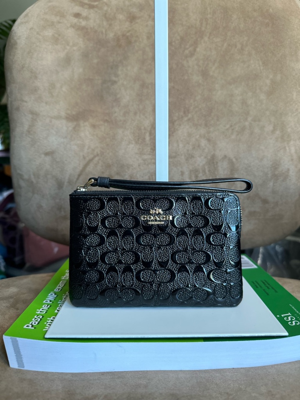 Coach Corner Zip Small Wristlet Sig Debossed Patent Leather F58034 VeryGood Cond